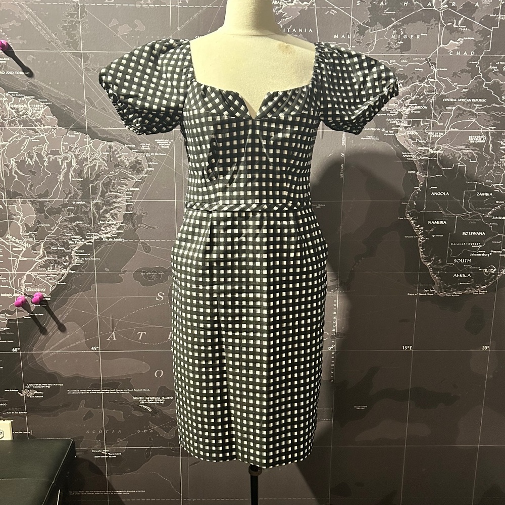 Gingham check dress with sweetheart neckline